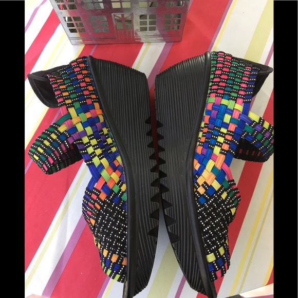 EUC Bernie Mev Go Everywhere Lightweight Colorful Wedges size 39 - Picture 2 of 6